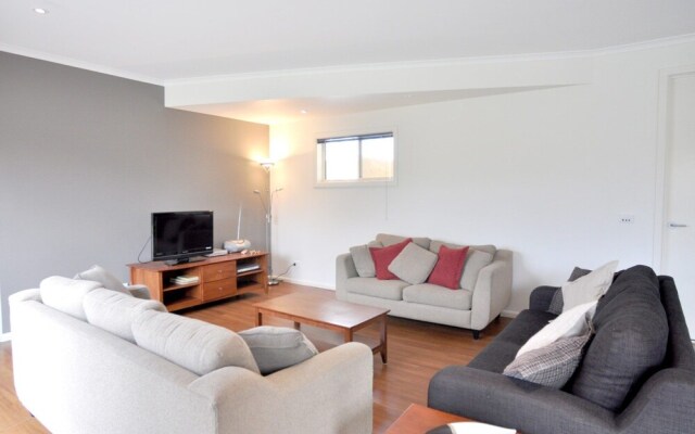 Flying Colours - Free Wifi!