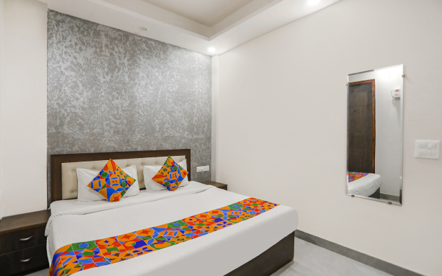 FabHotel Diamond