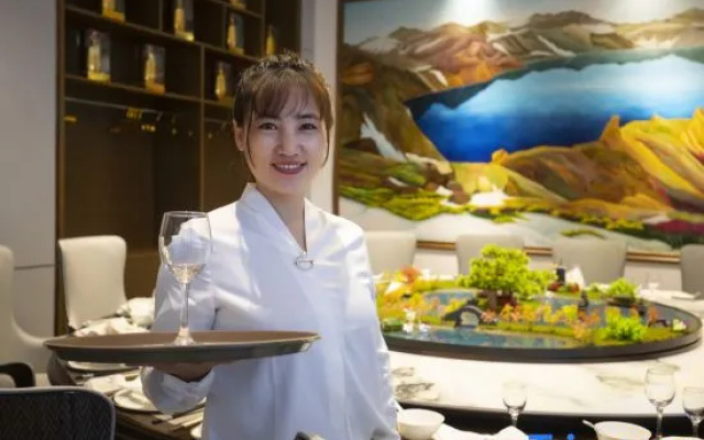Vienna International Hotel (Shulan Shop) – People – Jilin