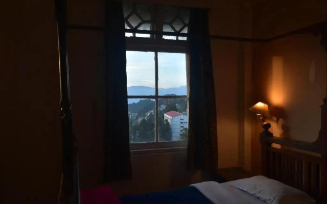 Pineridge Hotel