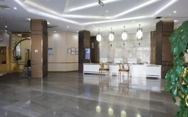 Huayi Kaiyuan Hotel (Wanda Plaza)