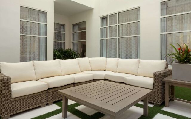 Embassy Suites Louisville Downtown