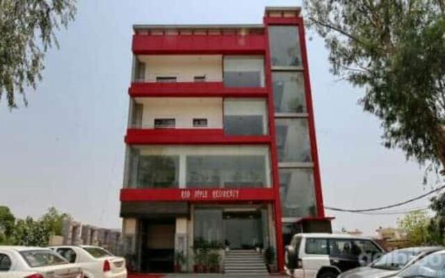 Red Apple Hotel