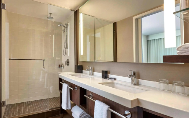 Calgary Airport Marriott In-Terminal Hotel