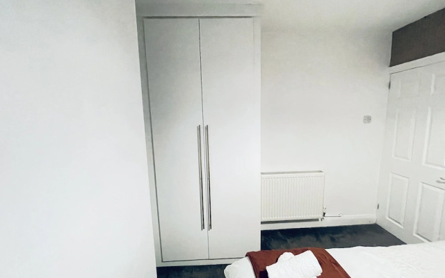 Charming 3 bed Holiday House in Birmingham