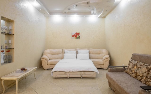 Апартаменты Счастье жить в центре Севастополя на ул. Большая Морская, д.32