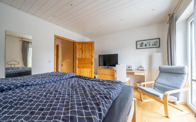 ID 7025 - Private Rooms