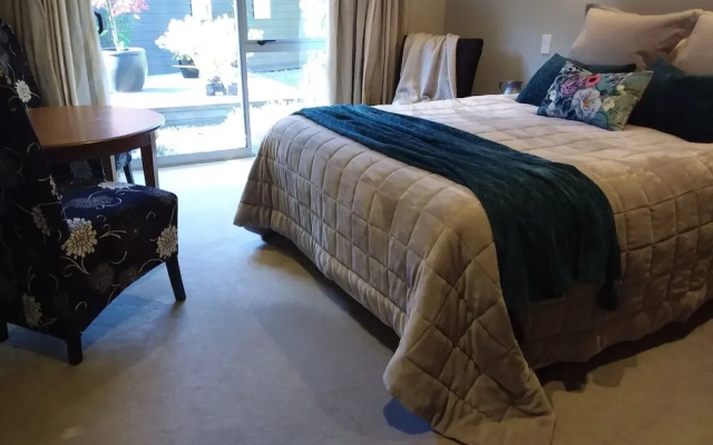 Karapiro Willows Luxury B & B