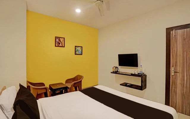 OYO 13869 Hotel Saharsh Grand