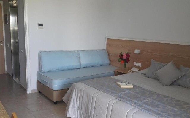 Tigaki Beach Hotel