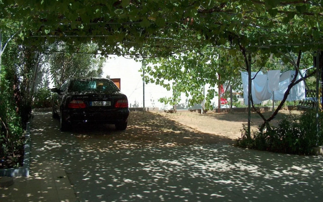 Ruža - Peaceful Area & Parking - A1