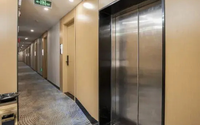 Qingmu Hotel (Nanjing Shanghai Road Subway Station Shigu Road)