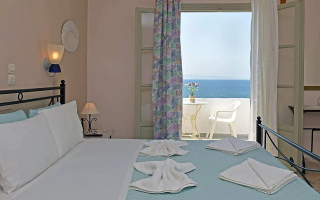 Vrohaki Studios & Rooms