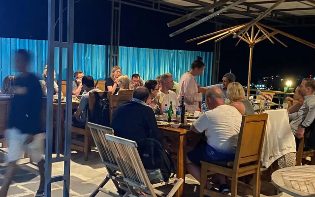 Pesona Restaurant and Room