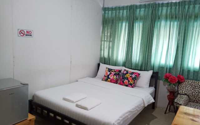 D House Hostel