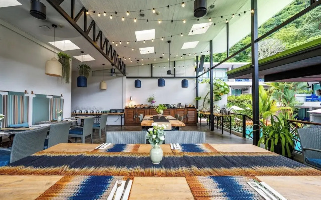 CC Bloom's Hotel
