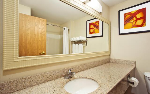 Holiday Inn Express Hotel & Suites Columbus-Groveport by IHG