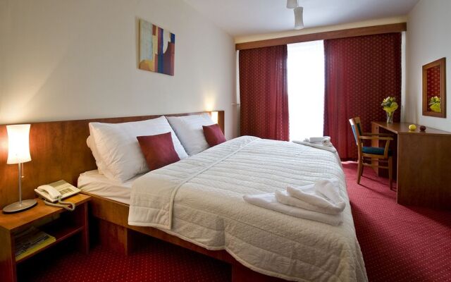 Hotel Senec Lake Resort