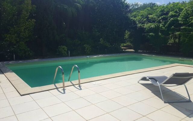 Logis Hotel Restaurant Le Prieure