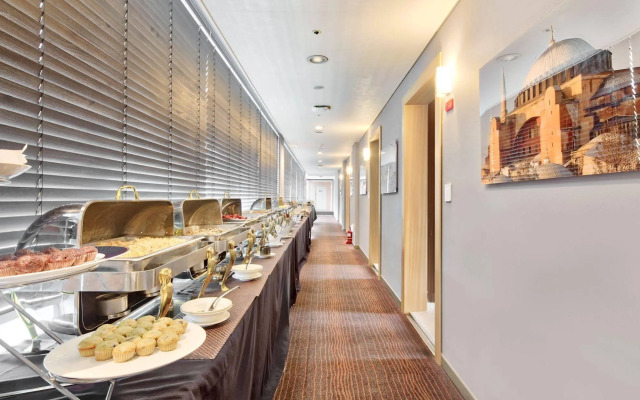 Ramada Hotels & Suites Seoul Namdaemun