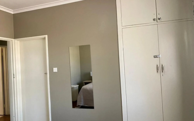 Luxurious 3 bed House Modern Open Plan- Borehole - 2046