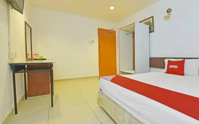 OYO 90494 Sam Huat Hotel