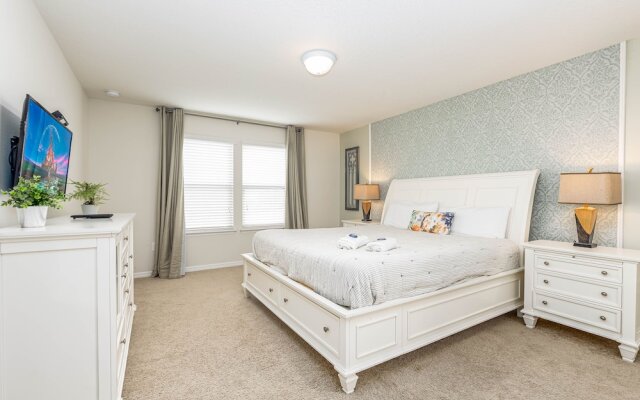 Tvpm-4638td/sr 5 Bedroom Townhouse by RedAwning