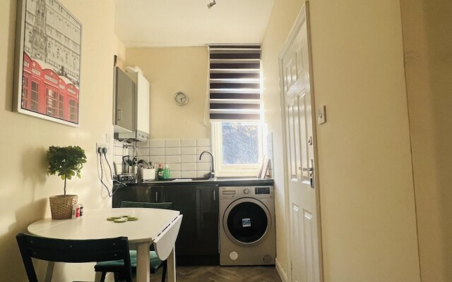 Impeccable 1 Bedroom Flat in Central London