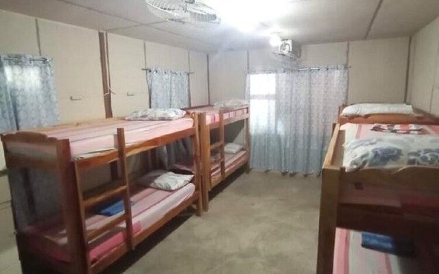Le Village Hostel Moalboal