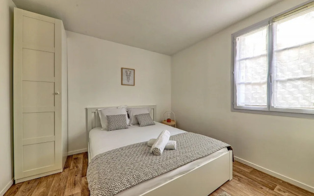 Parkside Apartment II