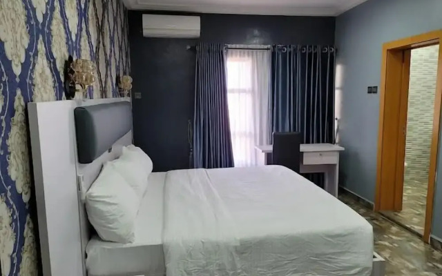 Camas Hotel and Suites