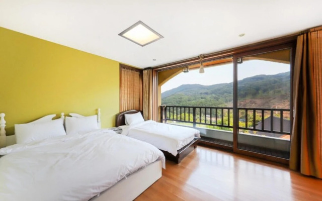Yangpyeong Weekly Kids Pool Villa