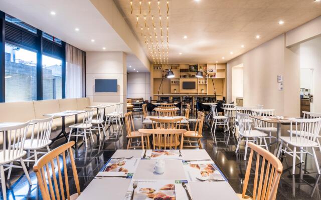 Holiday Inn Express & Suites Bogota Zona Financiera by IHG