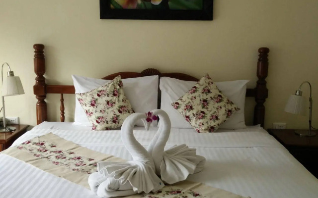 Pranang Flora House