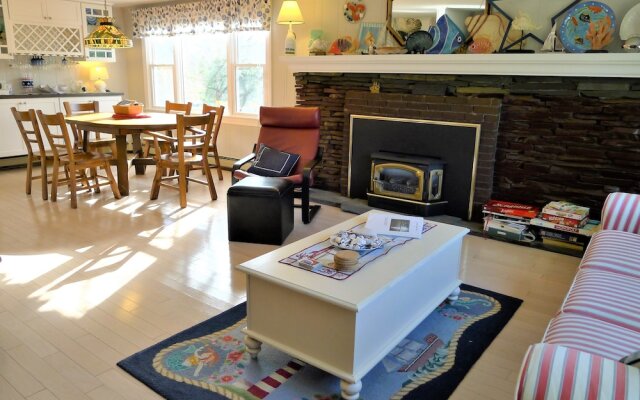 563 Pleasant Lake - 4 Bedroom House