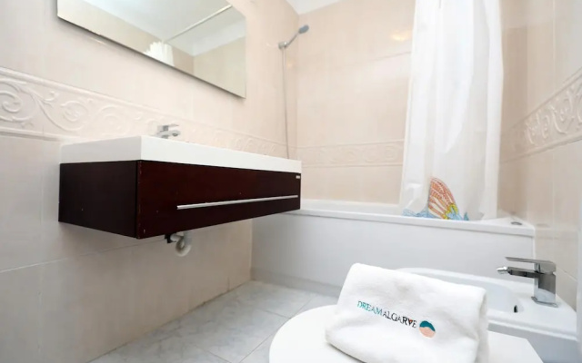 B37 - Central City Door Apartment