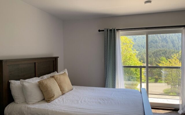 Black Rooster Guesthouse