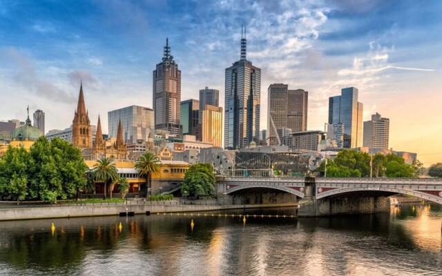 Modern 1 Bedroom Apartment in North Melbourne
