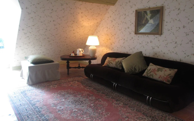 Chateau De Vauloge
