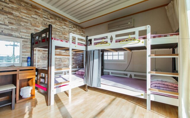 Seongsan Hotpul Guesthouse - Hostel