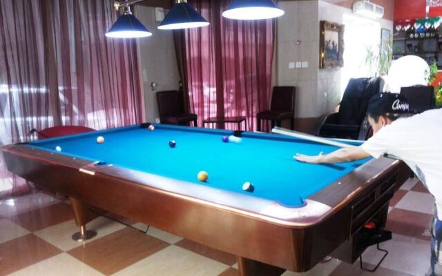Al Amwaj Hotel