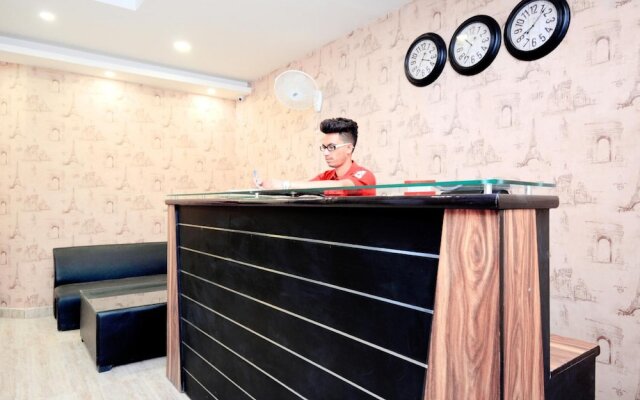 Hotel Lazeeno Classic