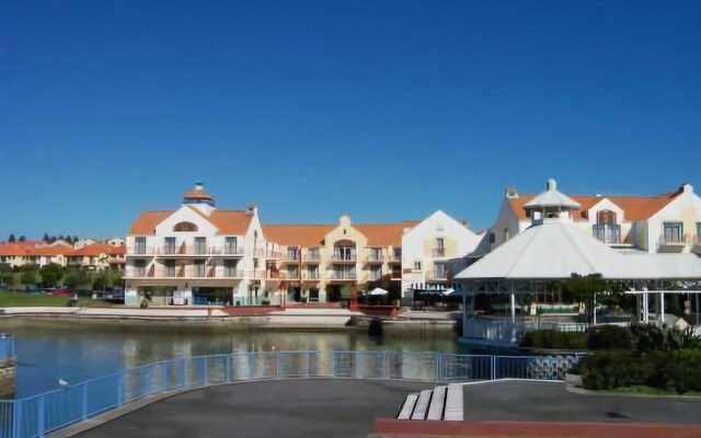 Gulf Harbour Lodge