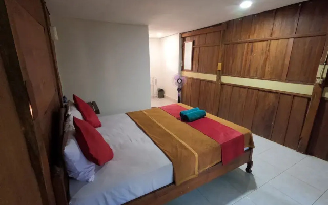 Maryan Moyo Bungalows and resto