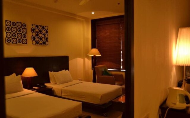17 Degrees Hotel