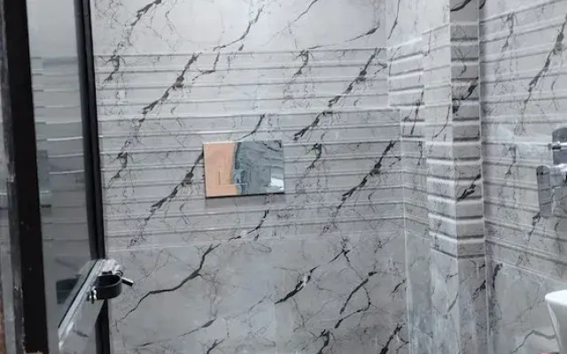 Nadim Tiger Residency