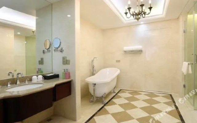 Fenghua Yuelin Hotel