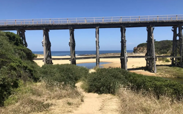 Sinnamon's By The Sea