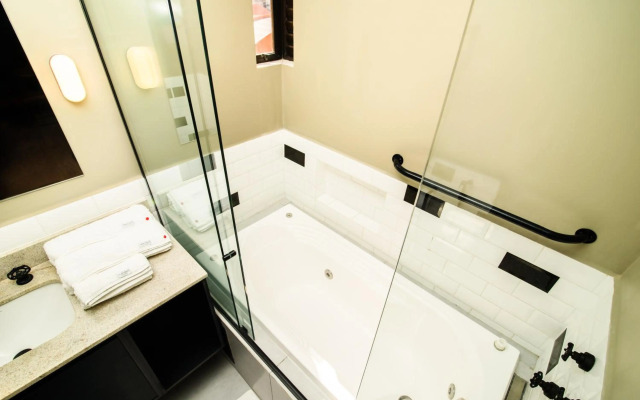 Apto Londrina Flat Hotel 1003, jacuzzi, 43 m2.