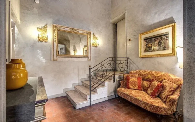 Wonderful Apartment With Balcony In Piazza Margana